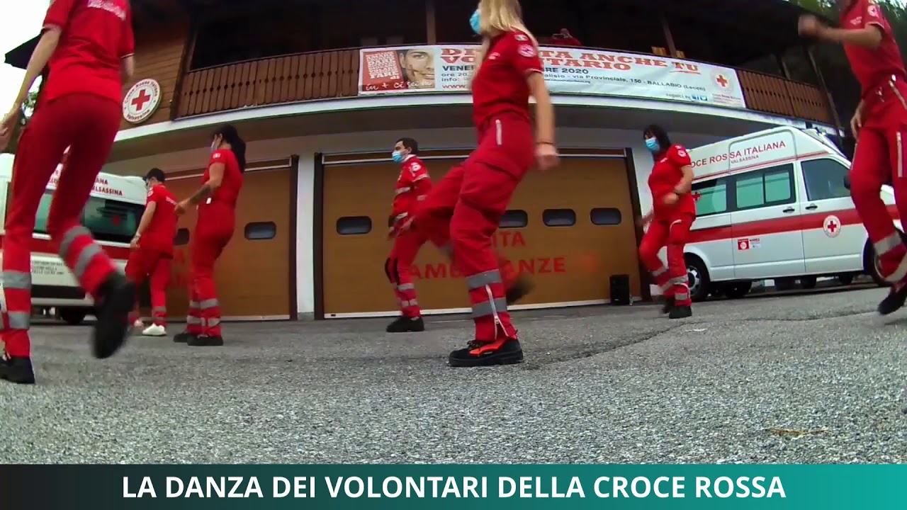 La danza dei volontari della Croce Rossa