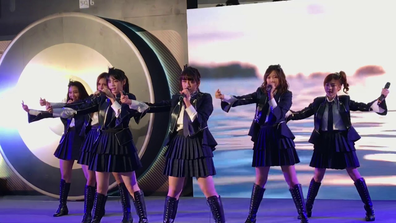 BNK 48   เปิดตัวกล้อง Instax Square SQ6  FUJIFILM