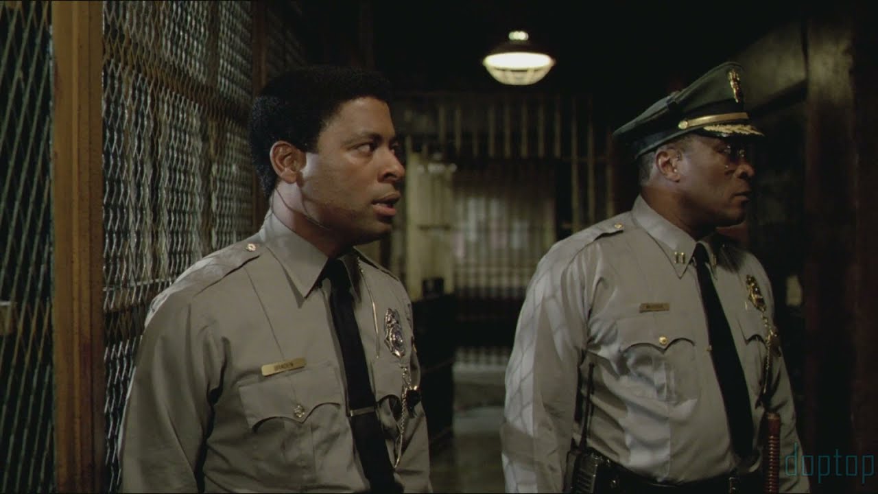 Леоне пытаются сломать в карцере.Тюряга  Lock Up (1989) Фрагмент ENG.SUB