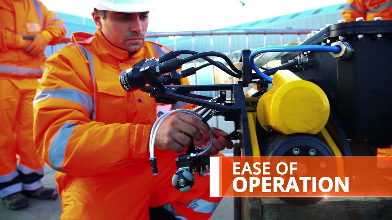 Amphibian -- a mobile robotic platform for cleaning and NDT inspection of large offshore assets