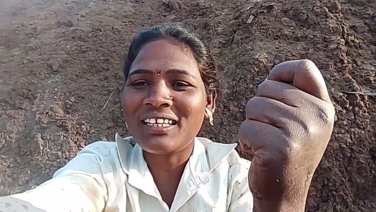 आज कोणीतरी आपल्याला भेटा येणार आहे आणि बाकीची कुत्रे किती जळणारे माणसं असतात