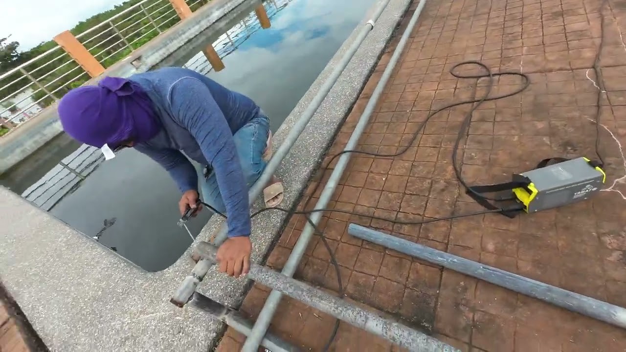 Solar Panel Runner Installation  Galvanized Frame Build