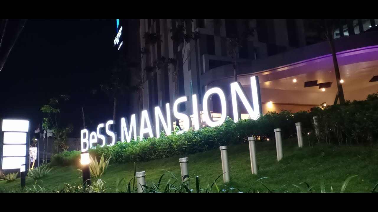 Apartemen BeSS Mansion Surabaya Pemandangan Gedung Malam Hari