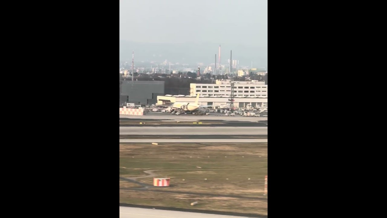 Lufthansa 747 Frankfurt Landing