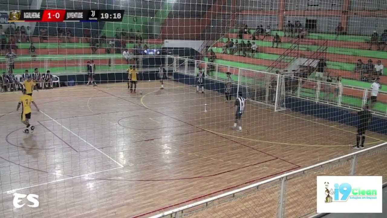 Barbearia do Guilherme LP Vitrini vence e fica perto da vaga a fase final do Futsal de Férias