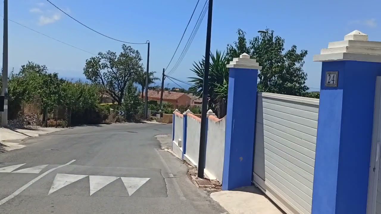 Finestrat recorrido por el pueblo de Montaña