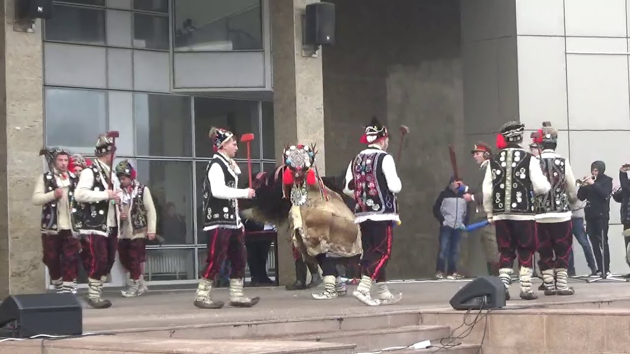 Dans șamanic românesc din Sticlăria, Scobinți, județul Iași / Romanian shamanic dance from Scobinți