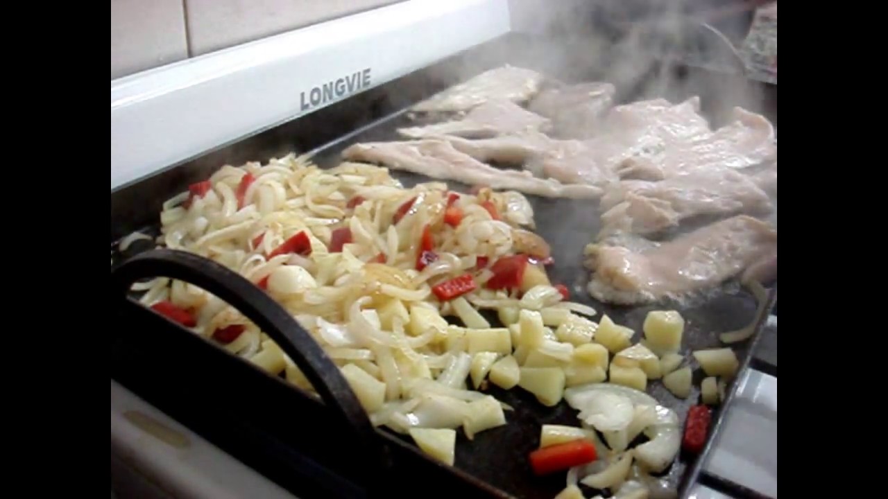 Recetas a la planchetta | POLLO AL AJO Y LIMÓN A LA PLANCHETTA  con cebolla caramelizada y morrón.