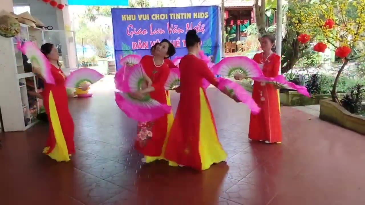 Tiết mục biểu diễn của CLB  mùa vàng 