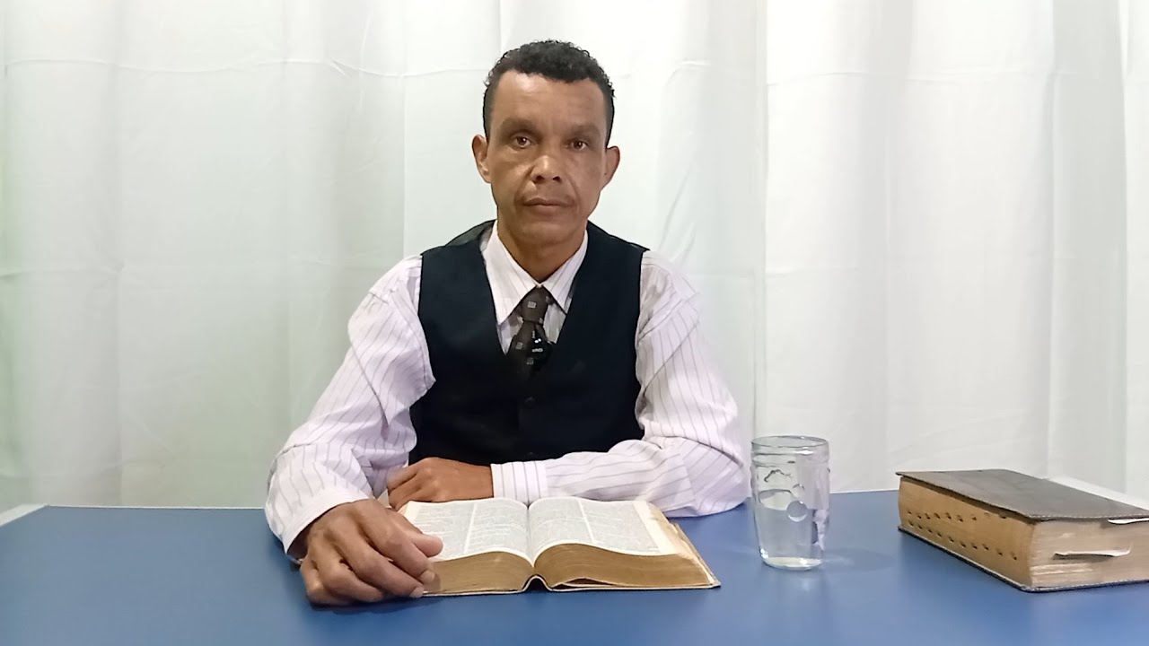 A sabedoria é muitas vezes mais útil aos outros do que aquele que a possui.
