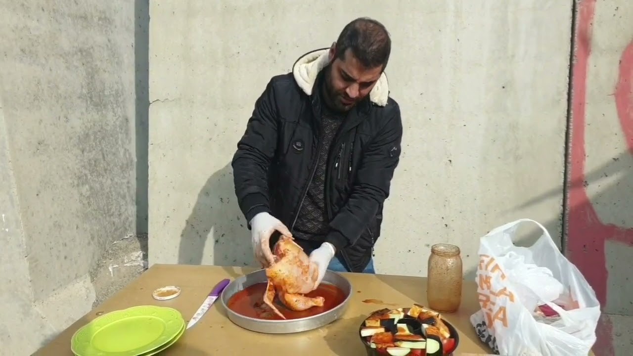Güzelim Tavuğu Yaktık,  Tenekede Tavuk Nasıl Pişirilmez