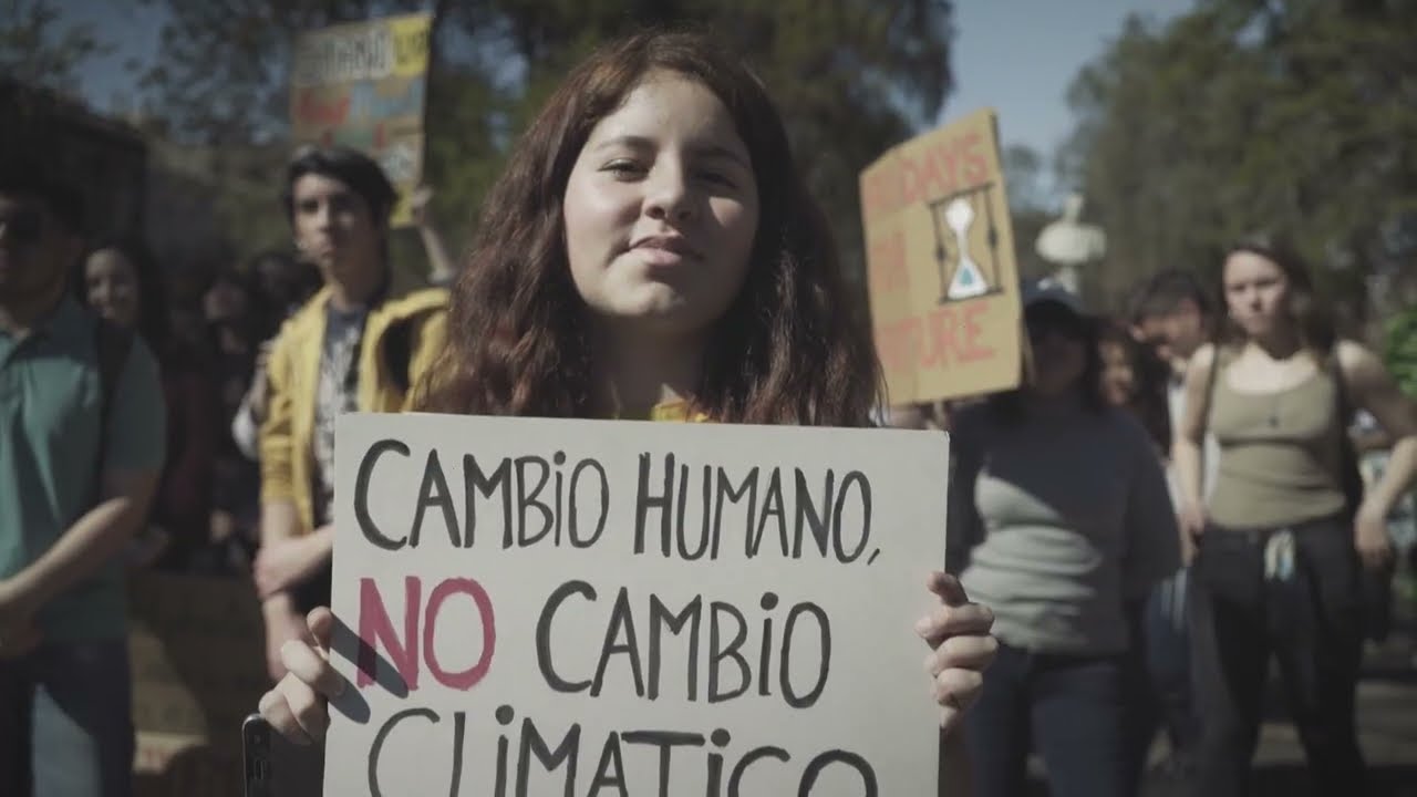 LATINOAMÉRICA Aquí estamos de pie