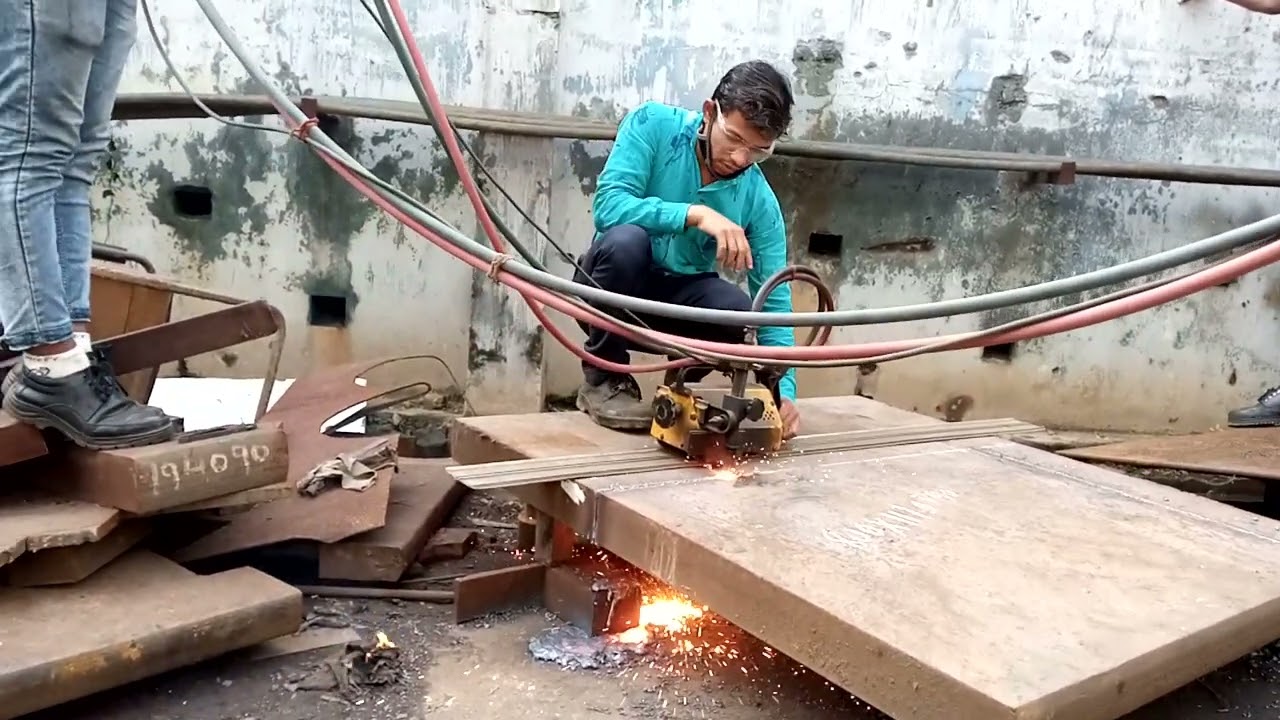 Gas Cutting 90mm thickness Pug cutter se
