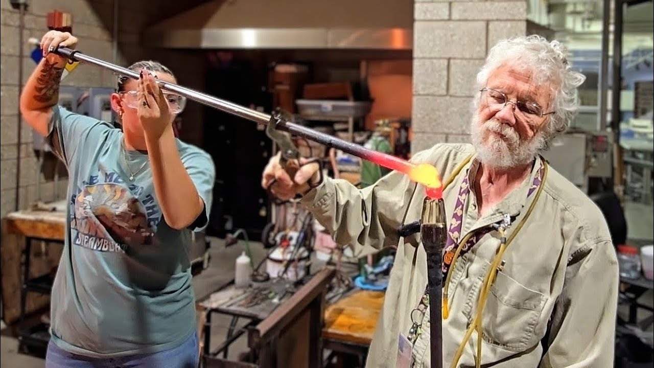 Color Drop Demo / Glassblowing Intermediate Class / Instructor -- Dave Vogt 