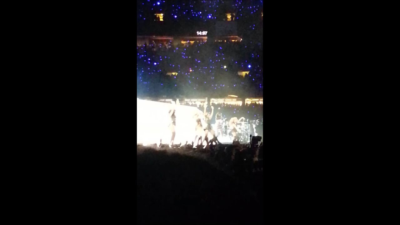 Beyonce halftime show super dome from sideline
