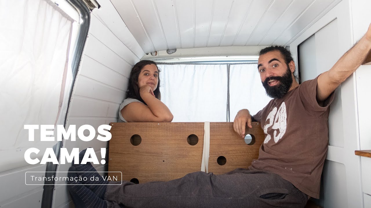 Finalizámos o nosso Sofá-Cama e colocámos o chão | Transformação da Van - VWT4