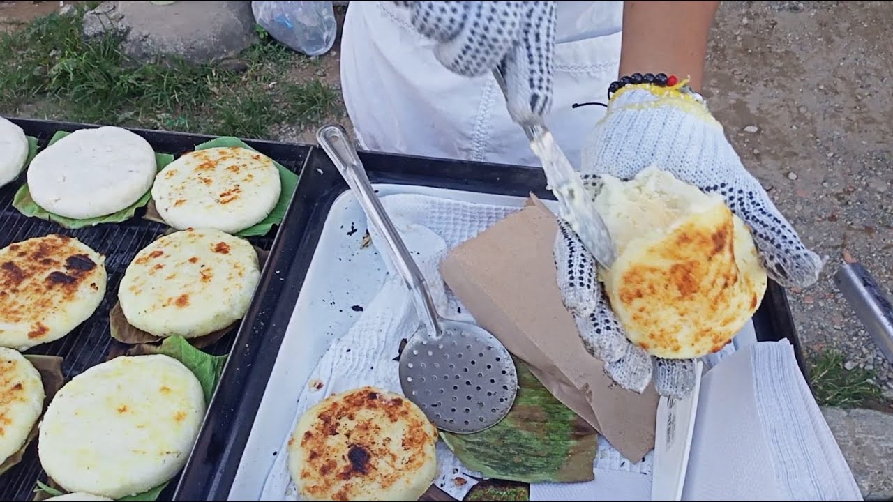 AREPAS DE MAIZ RELLENAS DE QUESO/las mejores arepas que he probado fácil y deliciosas