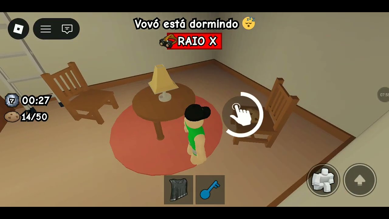 Eu jogando mapa de rouba o biscoito da vovó no Roblox 