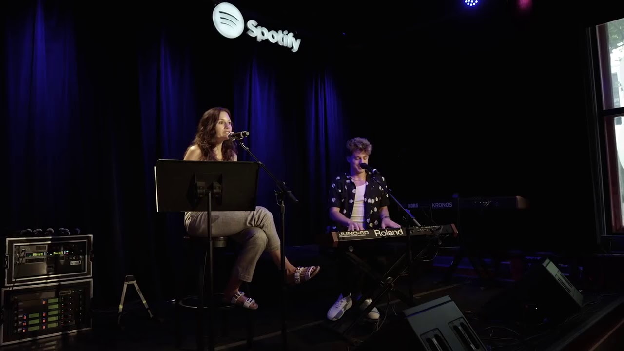 Charlie Puth-Back to Berklee (Video)