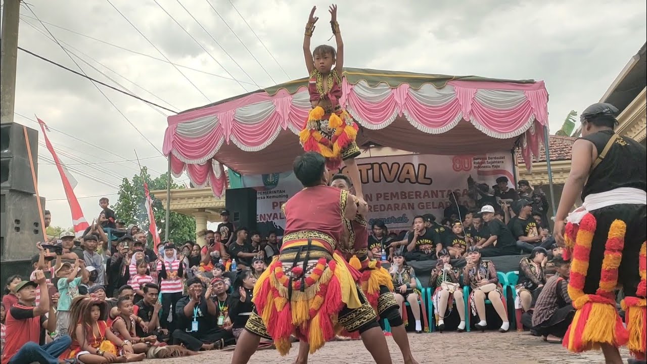 Atraksi Salto Yosika Kenthus Arjuna Bujang Ganong Baby Lucu Barongan Reog Ponorogo Bikin Merinding