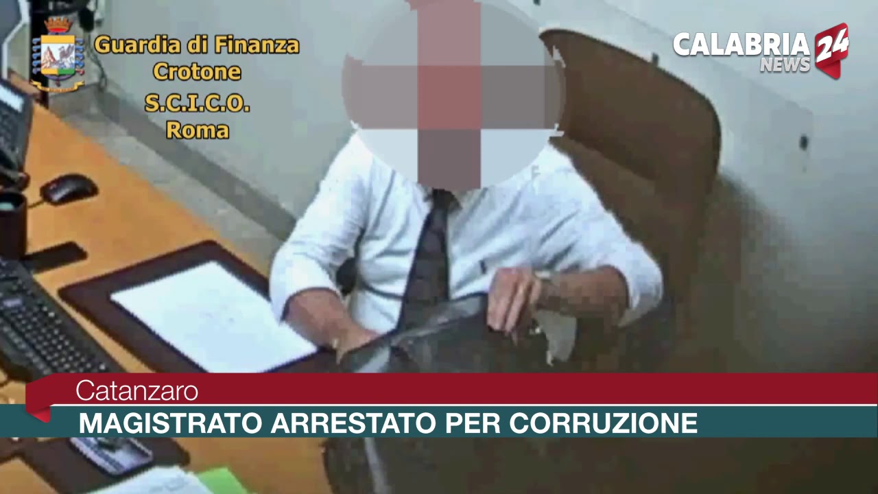 Catanzaro: magistrato arrestato per corruzione
