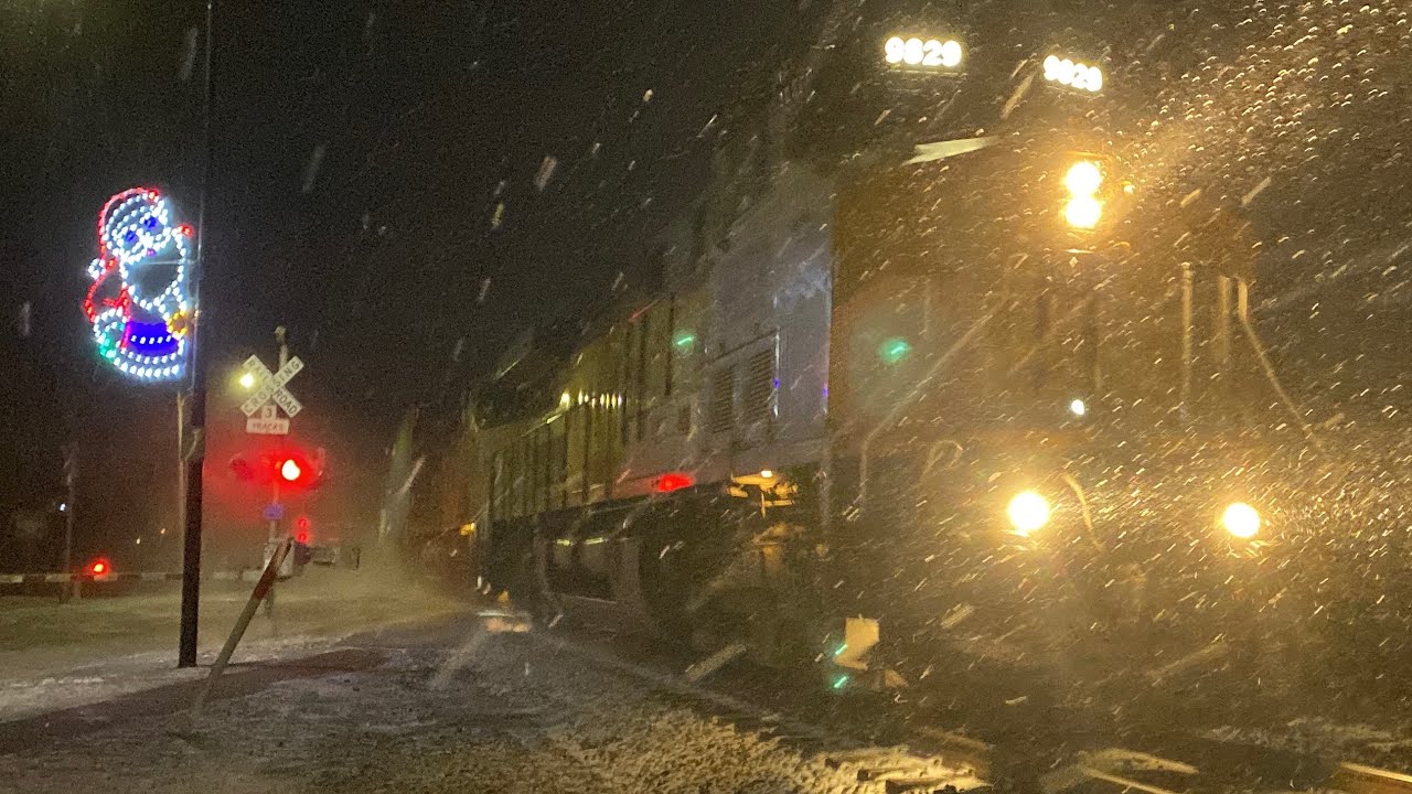 CSX I003 and I192 meet in Deshler! 12/29/25