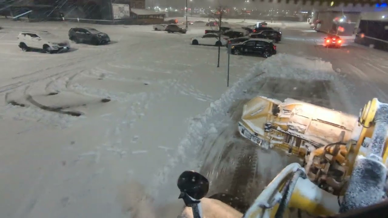 First snow plow of 2024. Whitby Ontario. Cineplex Odeon. Hockey life. Montana's. GoodLife etc plaza