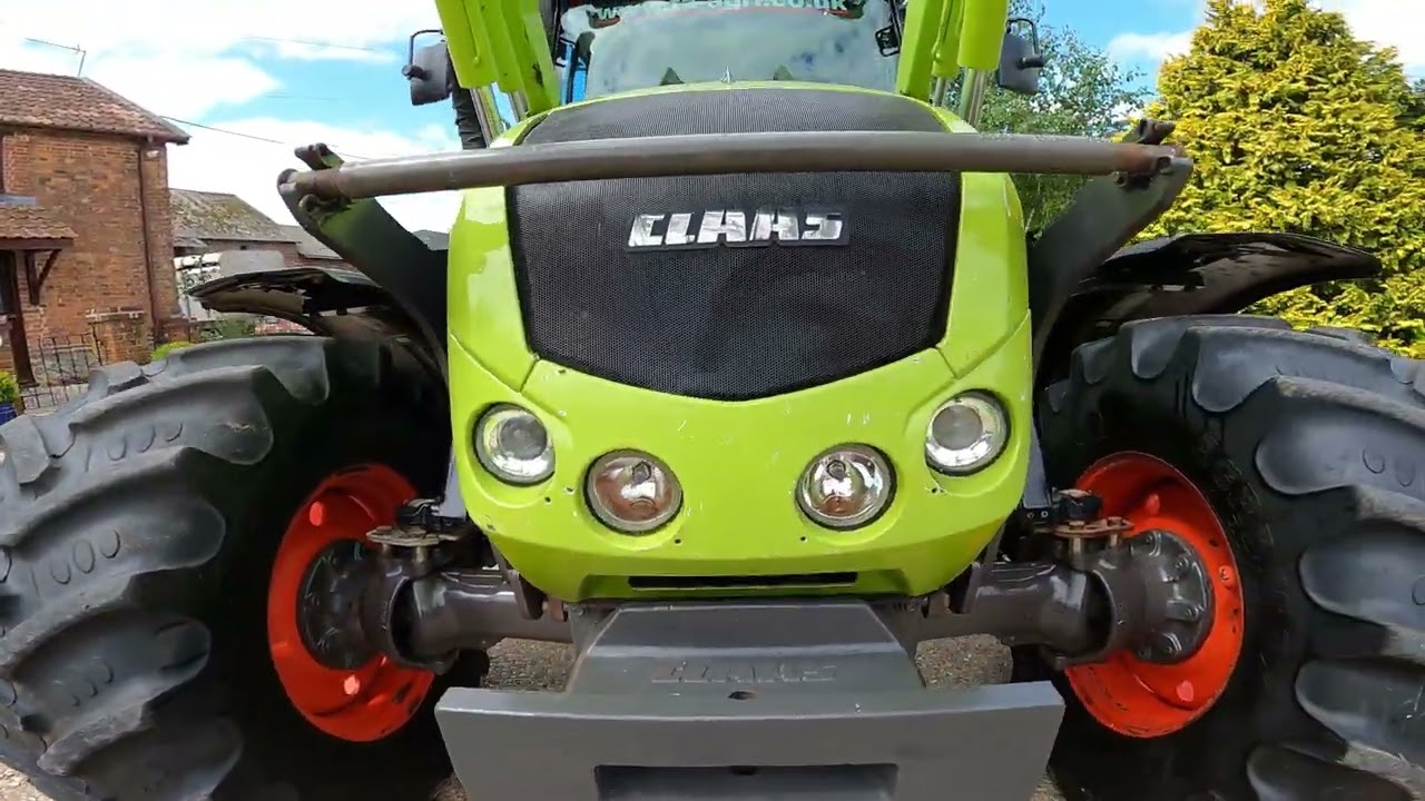 Claas Axos 340 & Loader