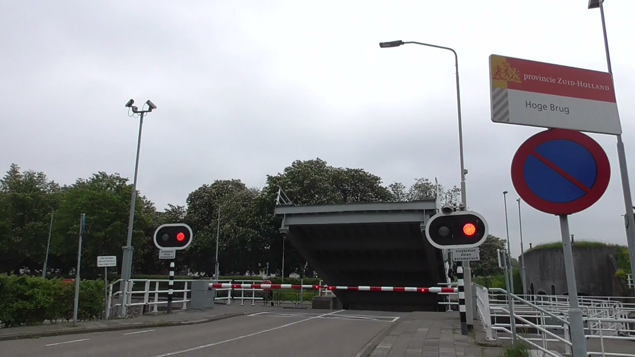 Brugopening Hoge Brug Gorinchem Ophaalbrug Drawbridge/ Pont-levis/ Klappbrücke