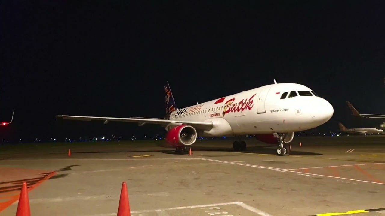 (TRIP REPORT)  ID6080 Jakarta To Perth Batik Airways Are they any Good?