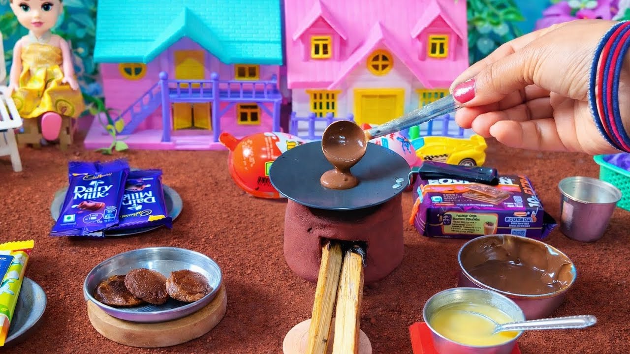 Miniature delicious pancakes from bourbon biscuits and dairymilk milkinis cadbury 🤤👌🥞