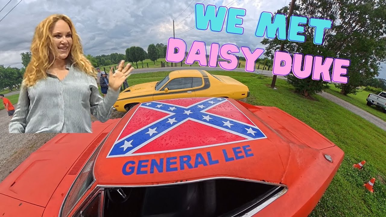 Daisy Duke came to North Alabama! Rogie's Hazzard Hangout did not disappoint! #dukesofhazzard #event