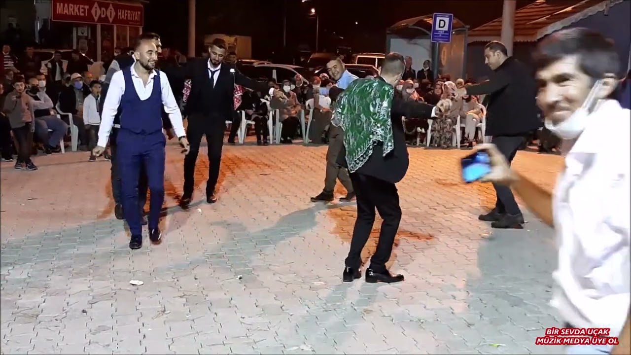 Mustafa Ay Çaldığım Bağlama İzmirin narı gibi Çiçekdağı Kostak yürü & Şimdi Keşfet HD Video Canlı08