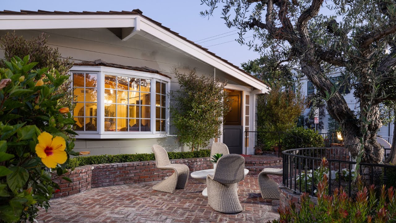 Exceptional Corner-Lot Opportunity in Corona del Mar Village | 300 Heliotrope Avenue