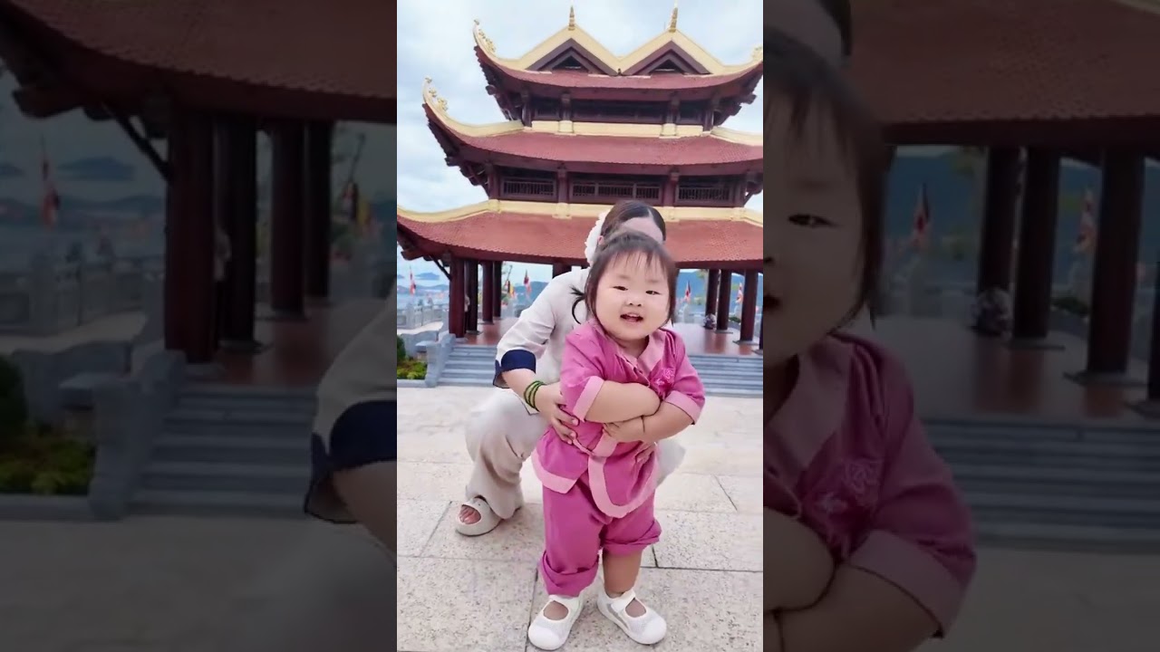Bé Bối lần đầu đi Chùa