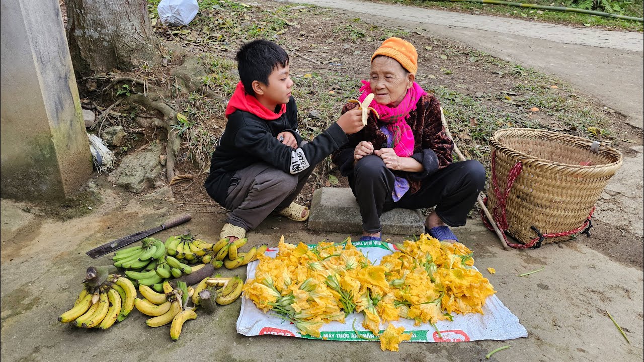 Orphan Boy - Picking pumpkin flowers, Bananas with the old lady to sell, Raising pigs and chickens