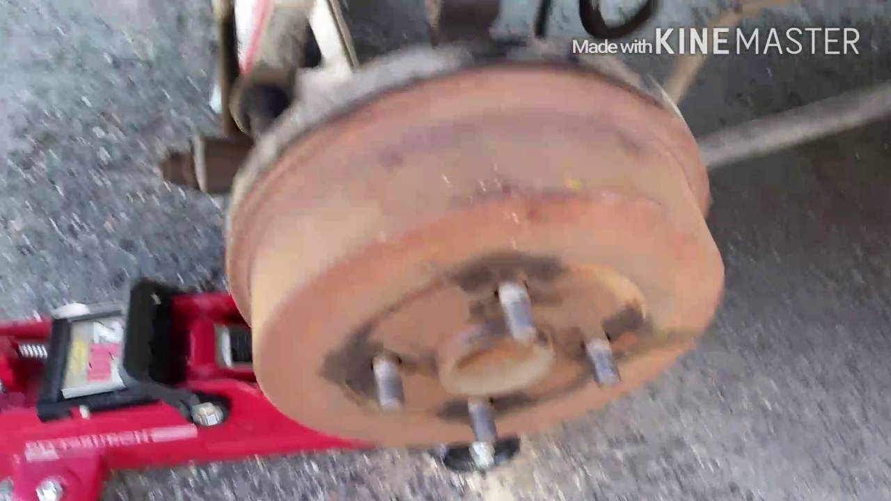 Замена задней стойки и пружины Toyota Corolla 2001 года