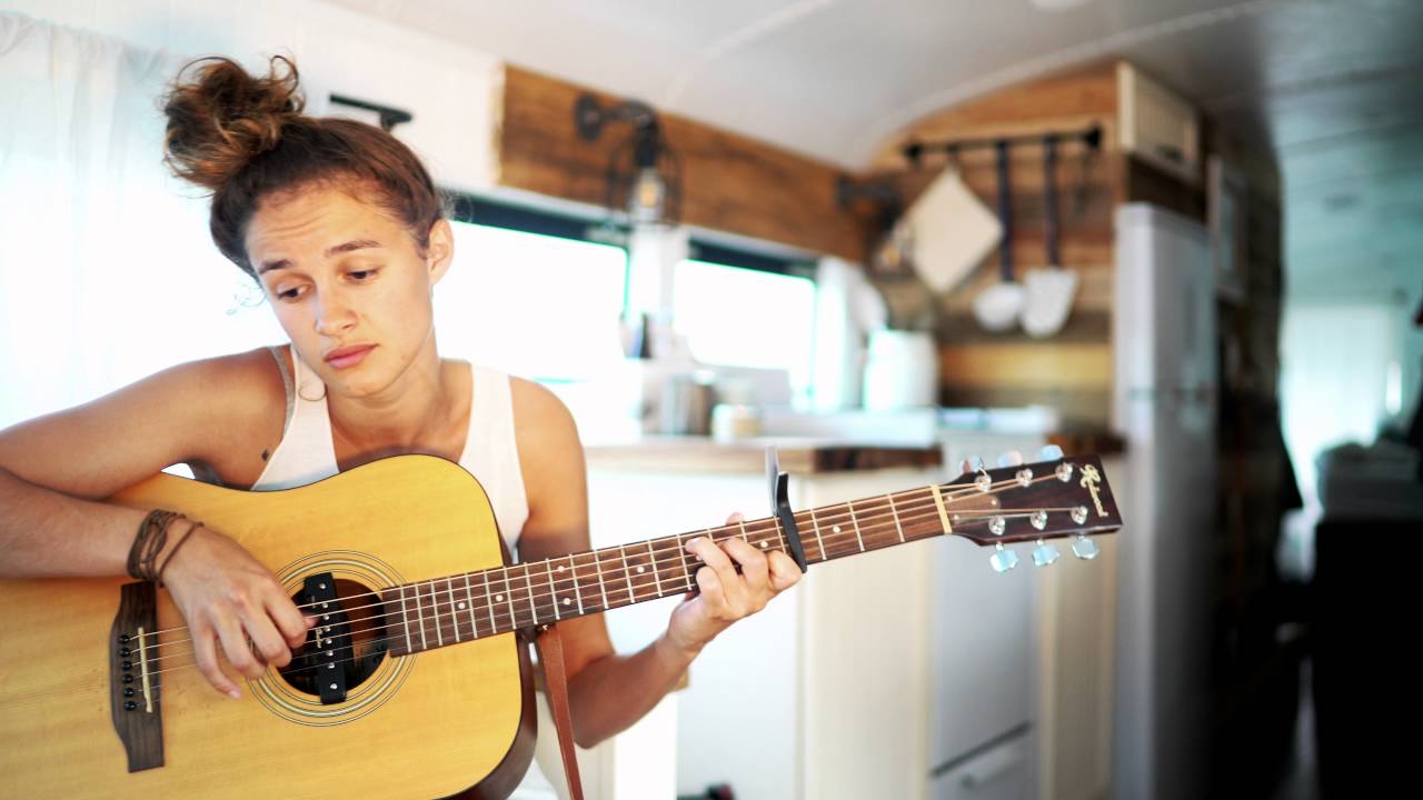 Vanlife Sessions with Mogli 'Skip the lily'