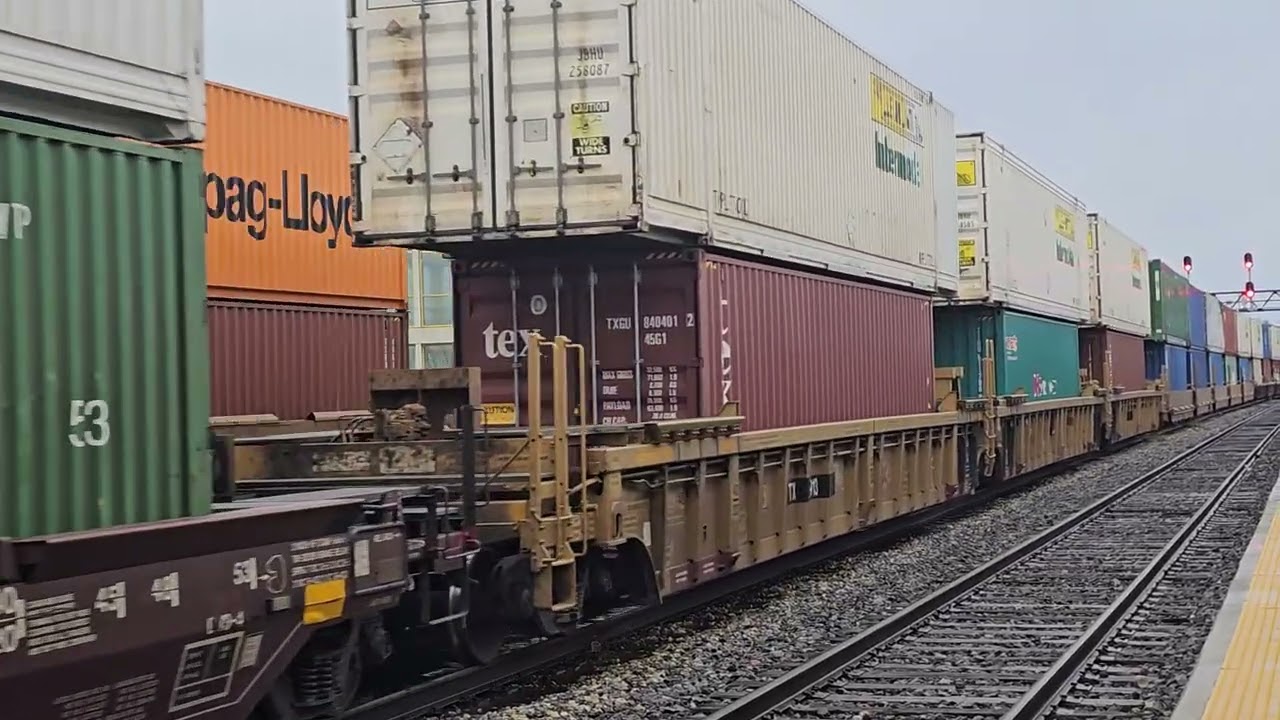CN 1776 AND 2026 Lead Z195 NB @ Markham yd 030726 America's 250th Birthday celebration locomotives 