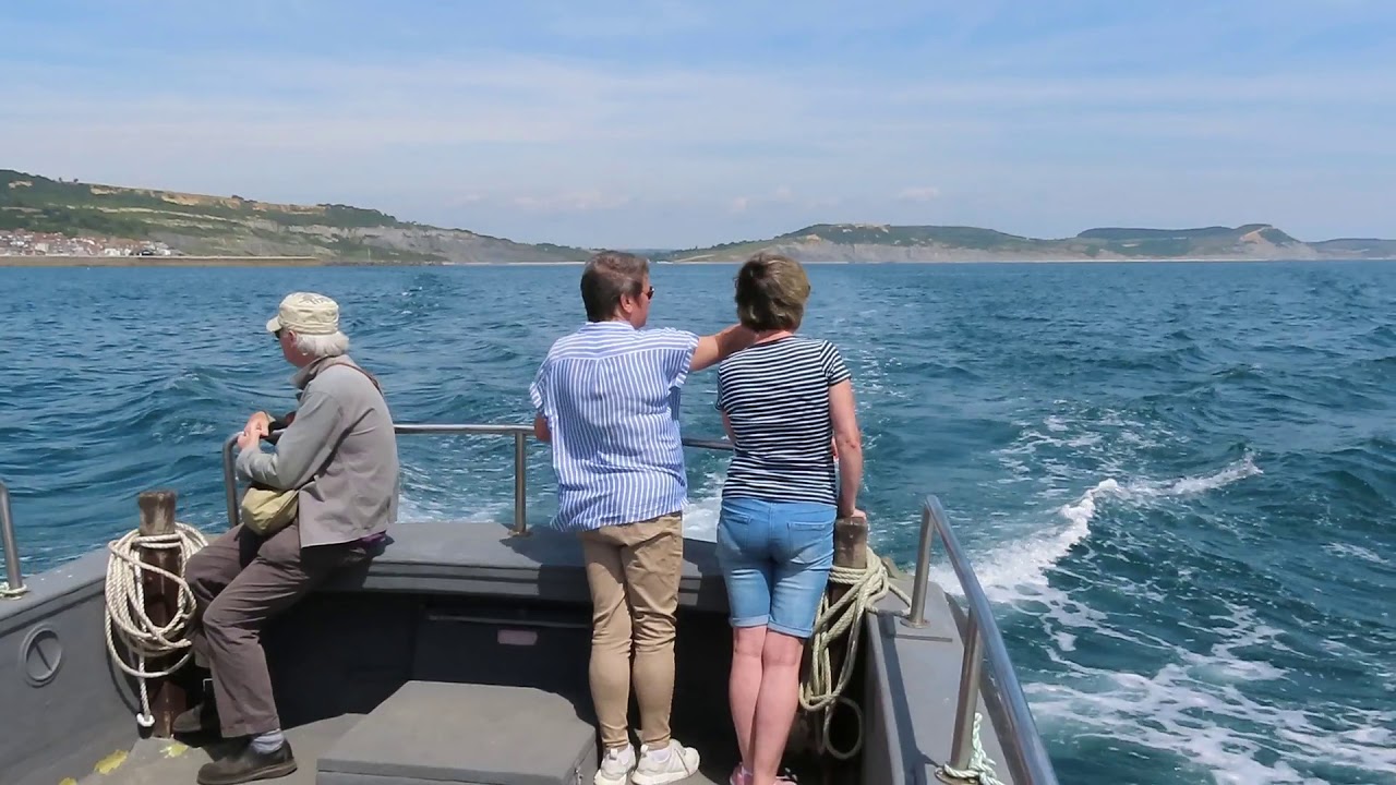 Sightseeing boat trip along the Jurassic Coast from Lyme Regis