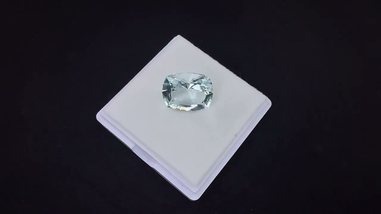 Aquamarine Cutting: Aquamarine - an ocean colored crystal
