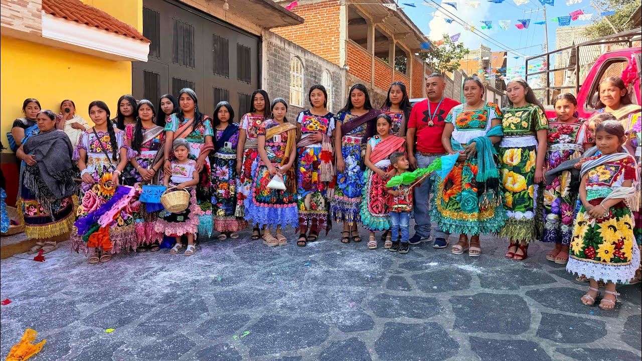 fiesta del carnaval, dia 1 LA TRAIDA DE LAS CAÑAS, LOS TATA K¨ENIS ISIDRO JIMENEZ Y MAGDALENA ALONZO