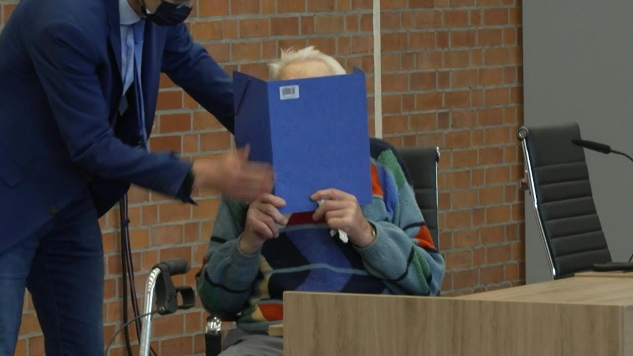 Anciano de 100 años juzgado en Alemania por crímenes nazis | AFP
