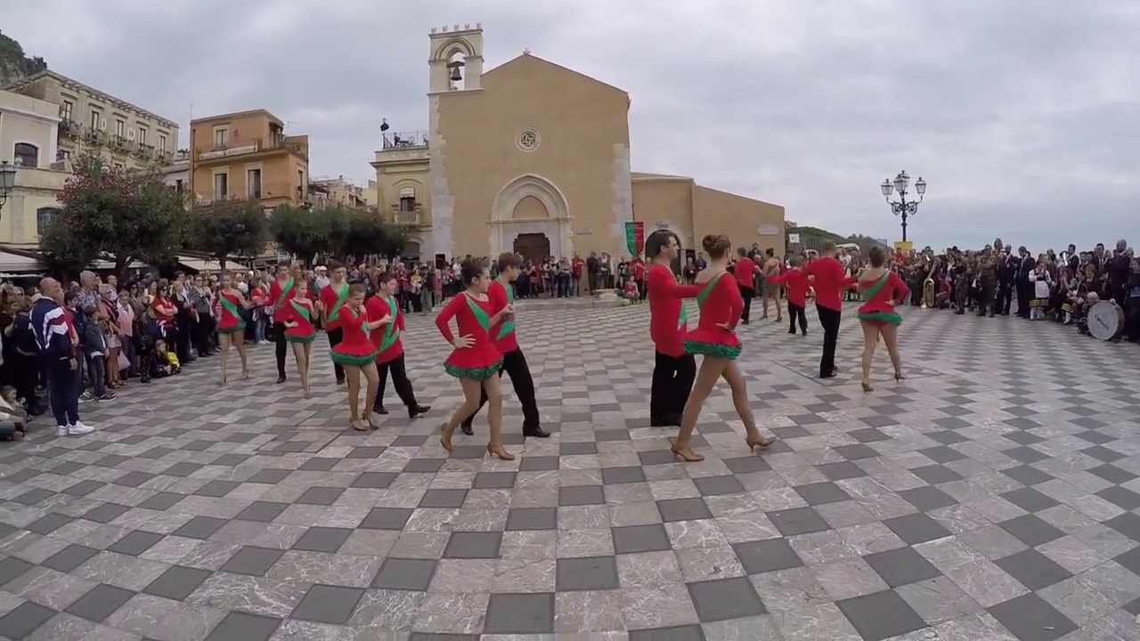 Gruppo Folk  Ballerini e Frustatori città di Vignola
