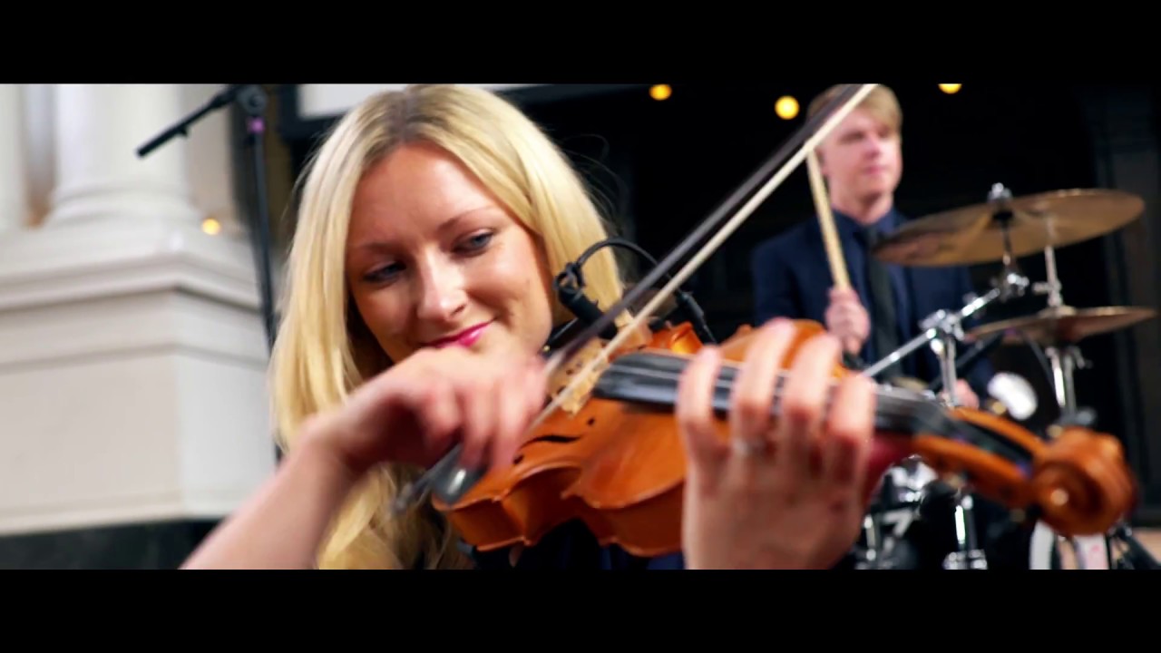 Skara Ceilidh Band: Strip the Willow