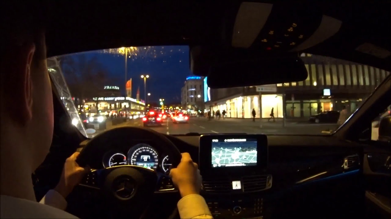 Mercedes Benz CLS 350 CDI relaxing cruise