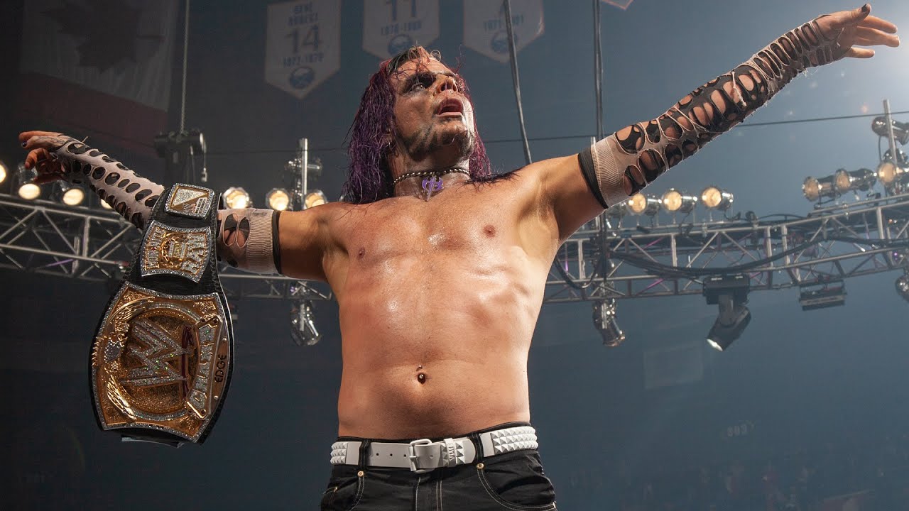 Первые победы суперзвезд за титул чемпиона мира: плейлист WWE