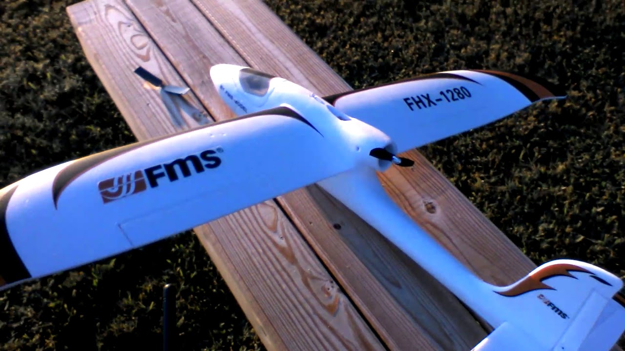 FMS 1280 mm Easy Trainer: Crash II