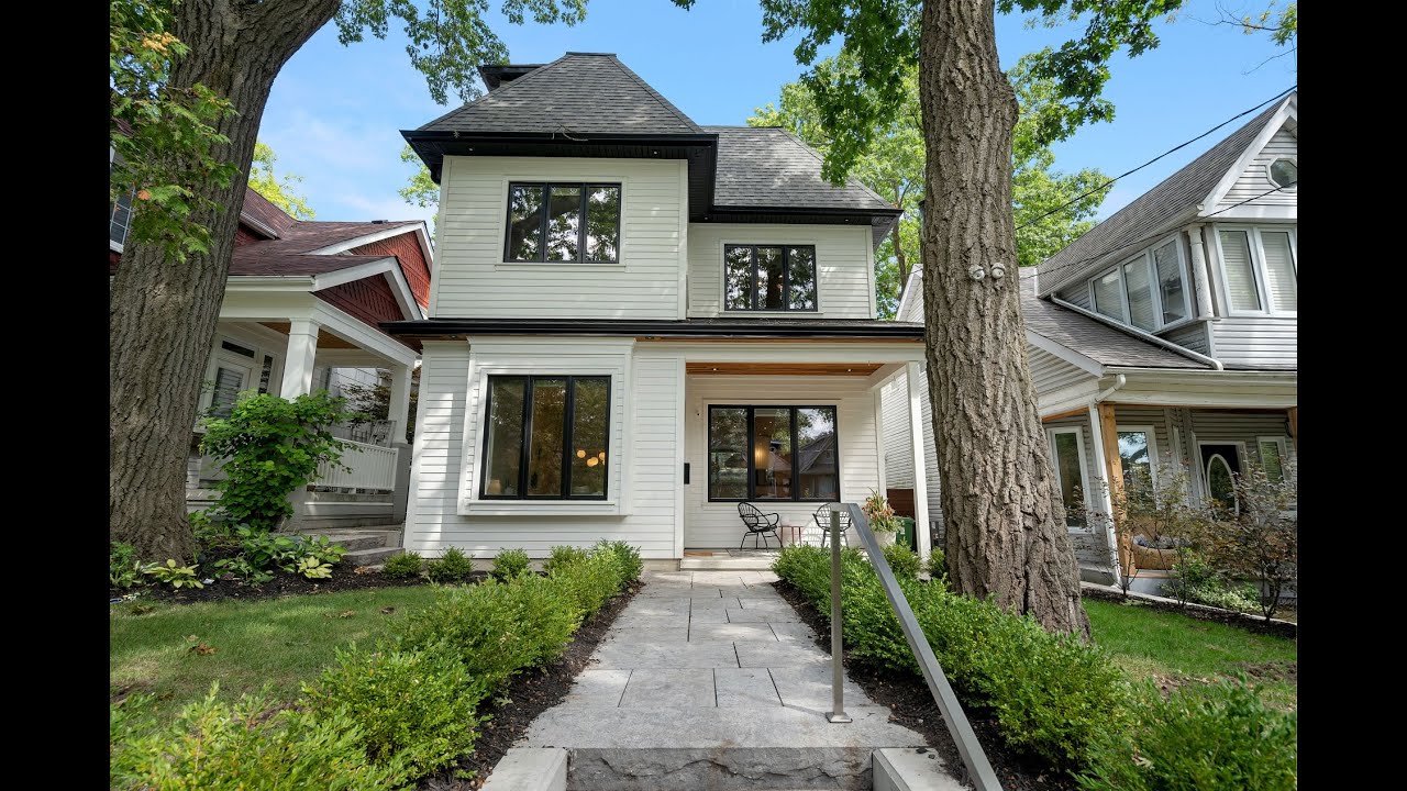 Inside a Toronto Home with a Jaw-Dropping Private Movie Theatre