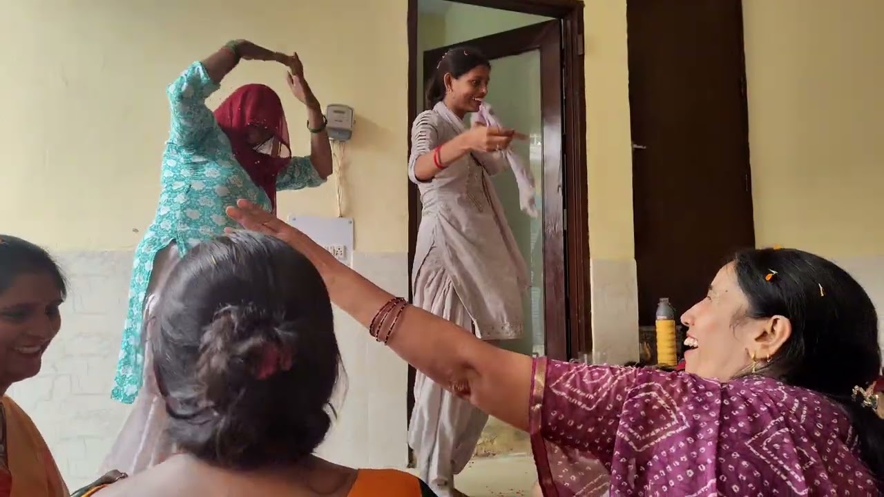 तेरी बजती मुरलिया देखकर नाचन चली आई ओ सांवरे बहुत ही बढ़िया भजनसुनना जरूर लाइक और सब्सक्राइब करना 🙏🙏